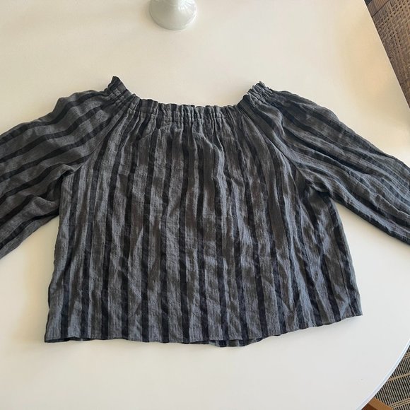 Off the shoulder top - Picture 1 of 4